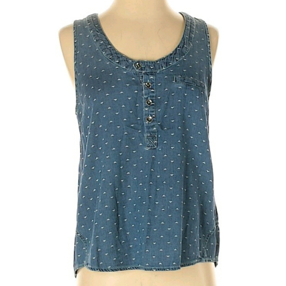 Sleeveless patterned chambray/denim top